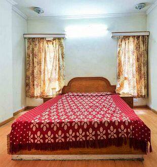 Hotel Manoj, Satara 1